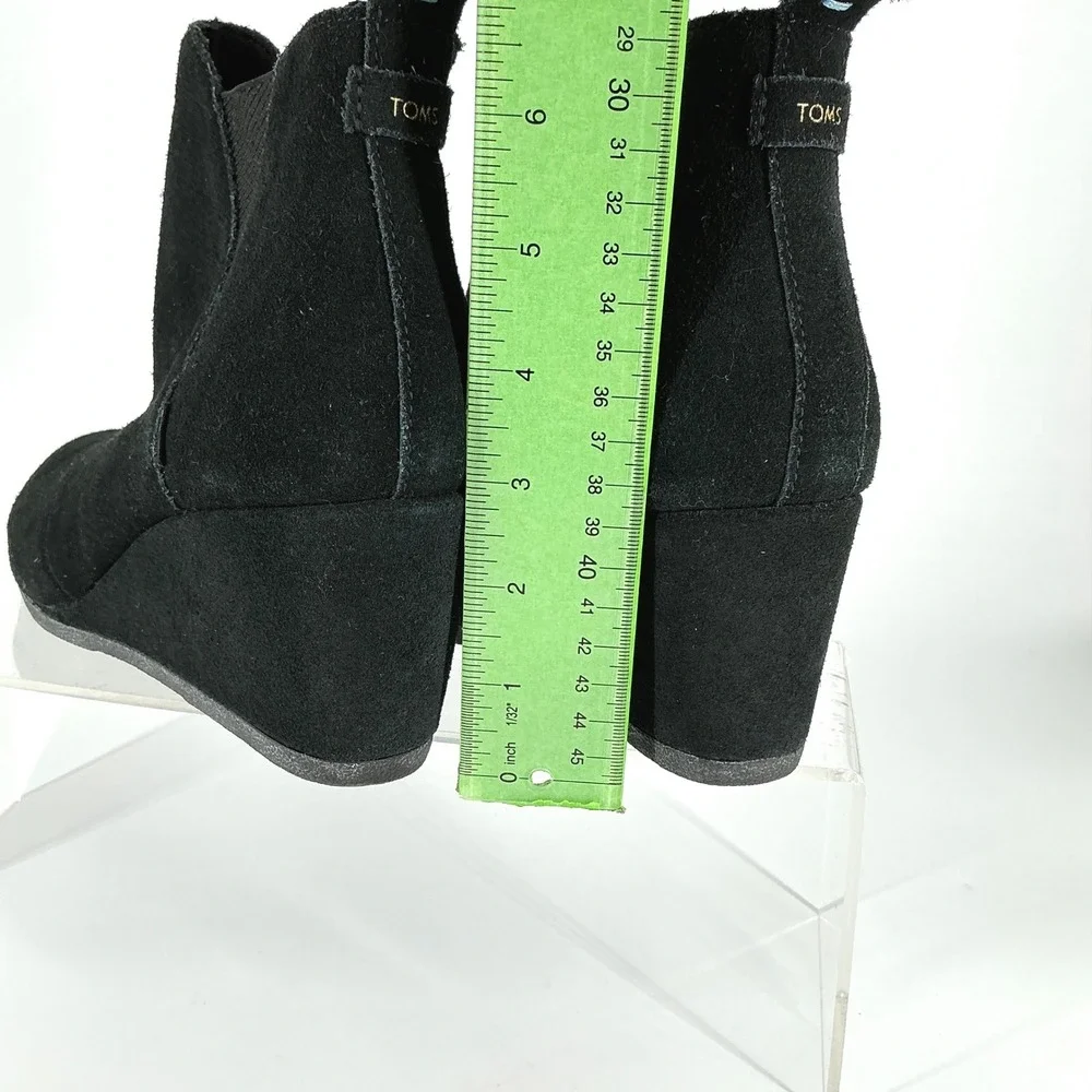 TOMS Size 9 Black Suede Wedge Ankle‎ Booties Round Toe Pull On Boots Leila
